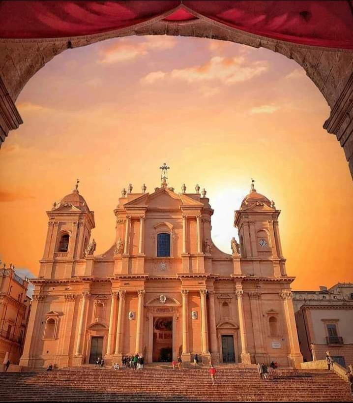 Il Sole Del Mediterraneo Noto Bagian luar foto